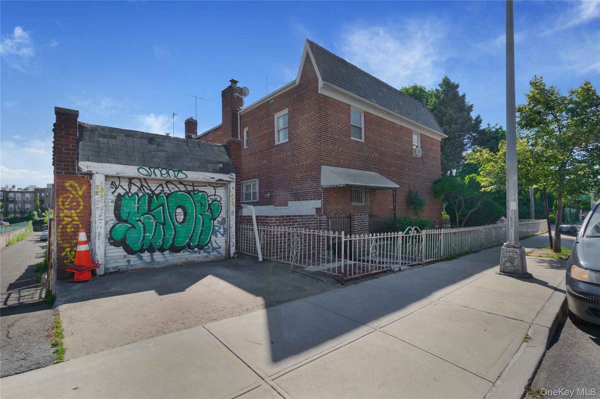 1074 Hart Street Property Photo 13