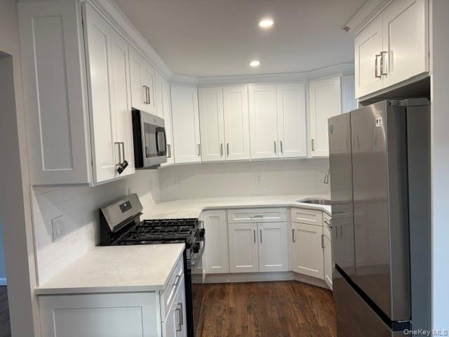 381 N Clinton Avenue Property Photo 5