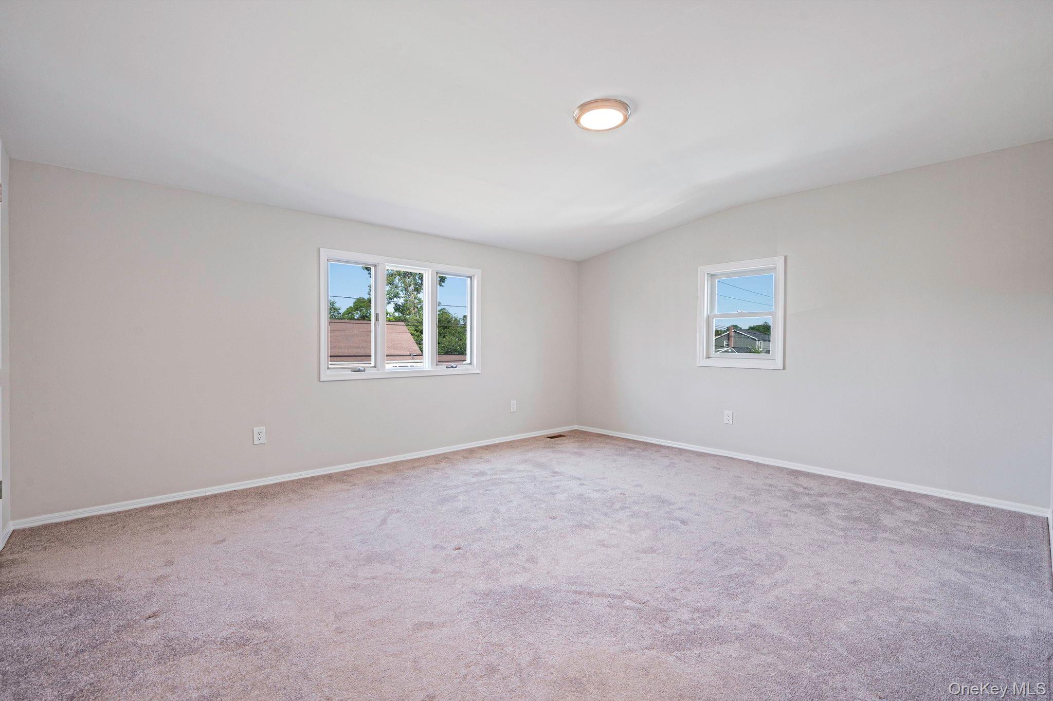 381 N Clinton Avenue Property Photo 16