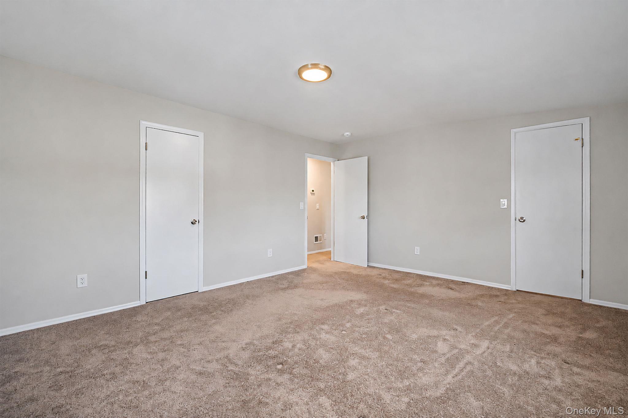 381 N Clinton Avenue Property Photo 17