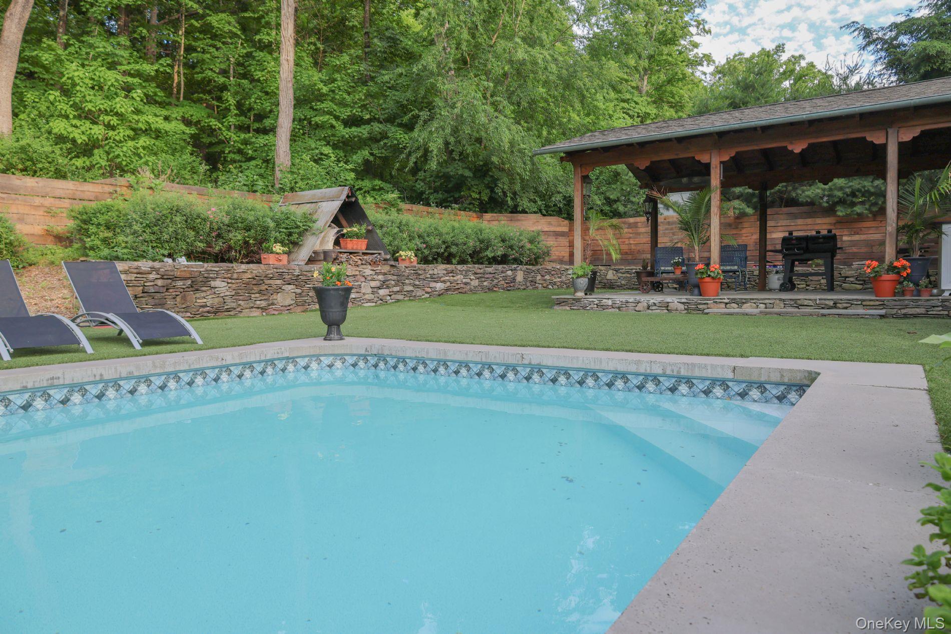5012 Albany Post Property Photo 4