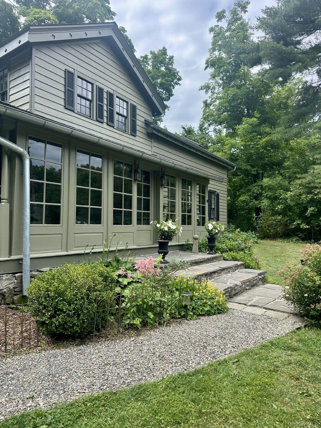 5012 Albany Post Property Photo 8