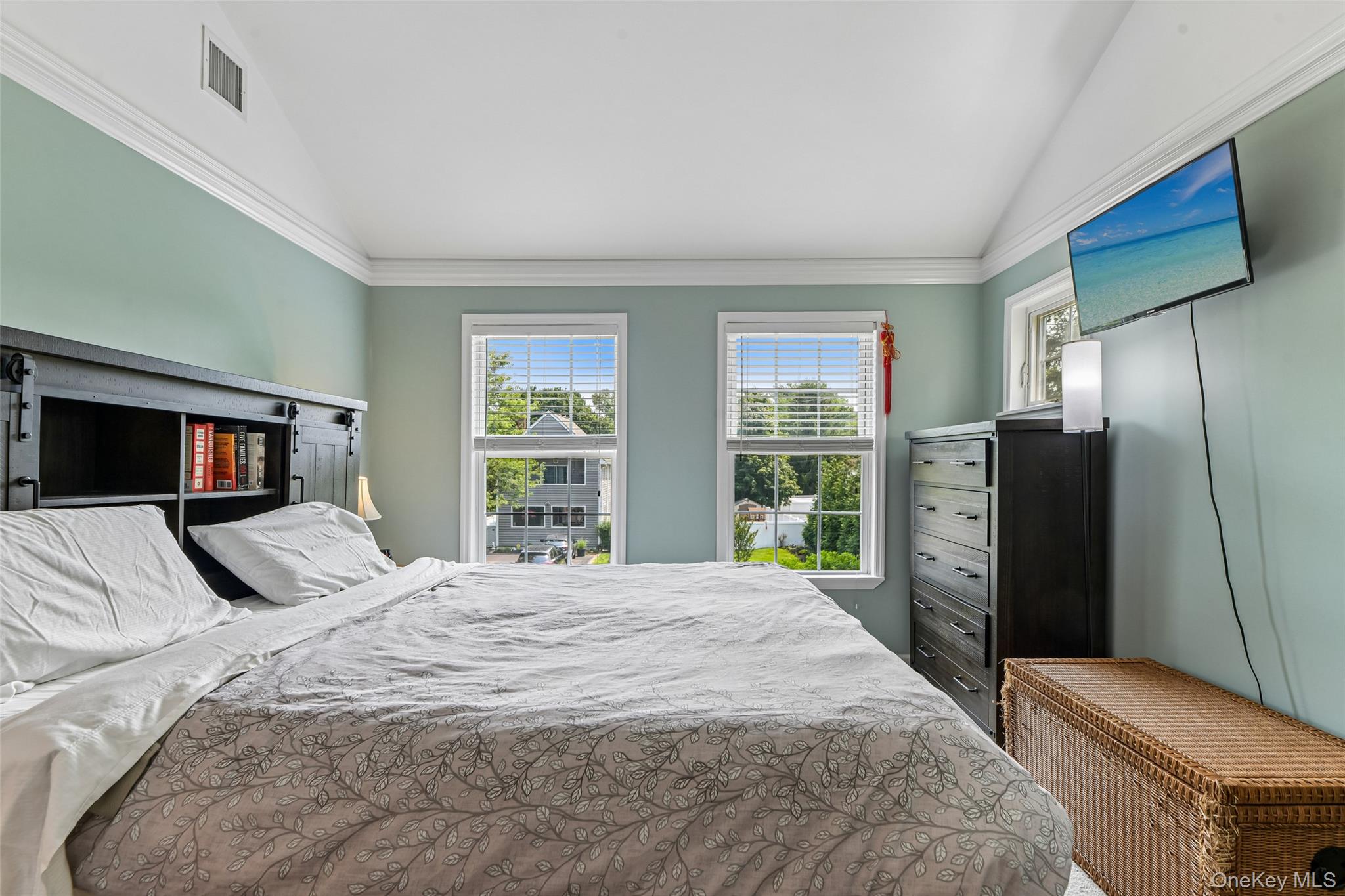 330 Harrison Avenue Property Photo 17