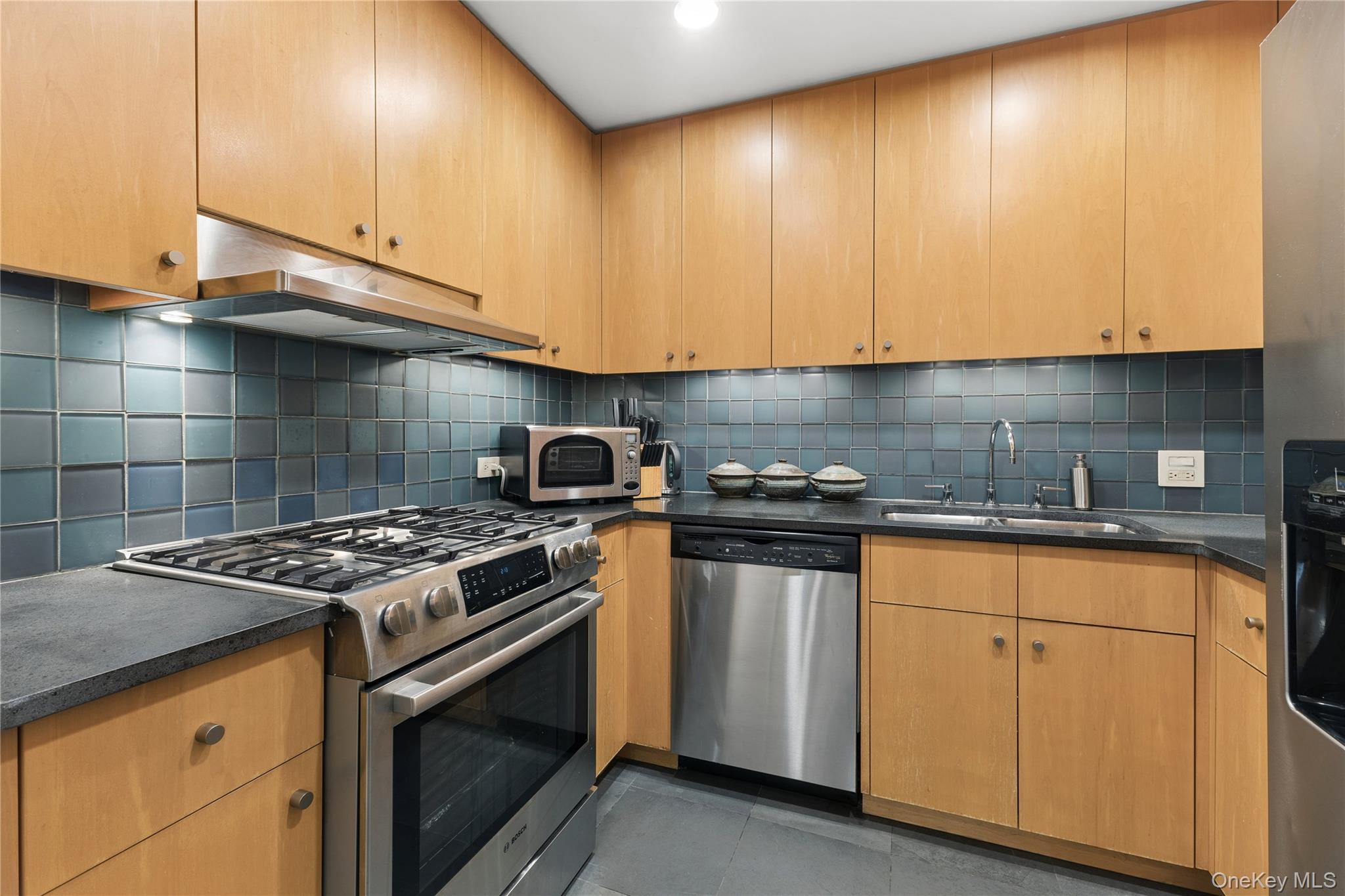 30 W 13th Street 4a Property Photo 6