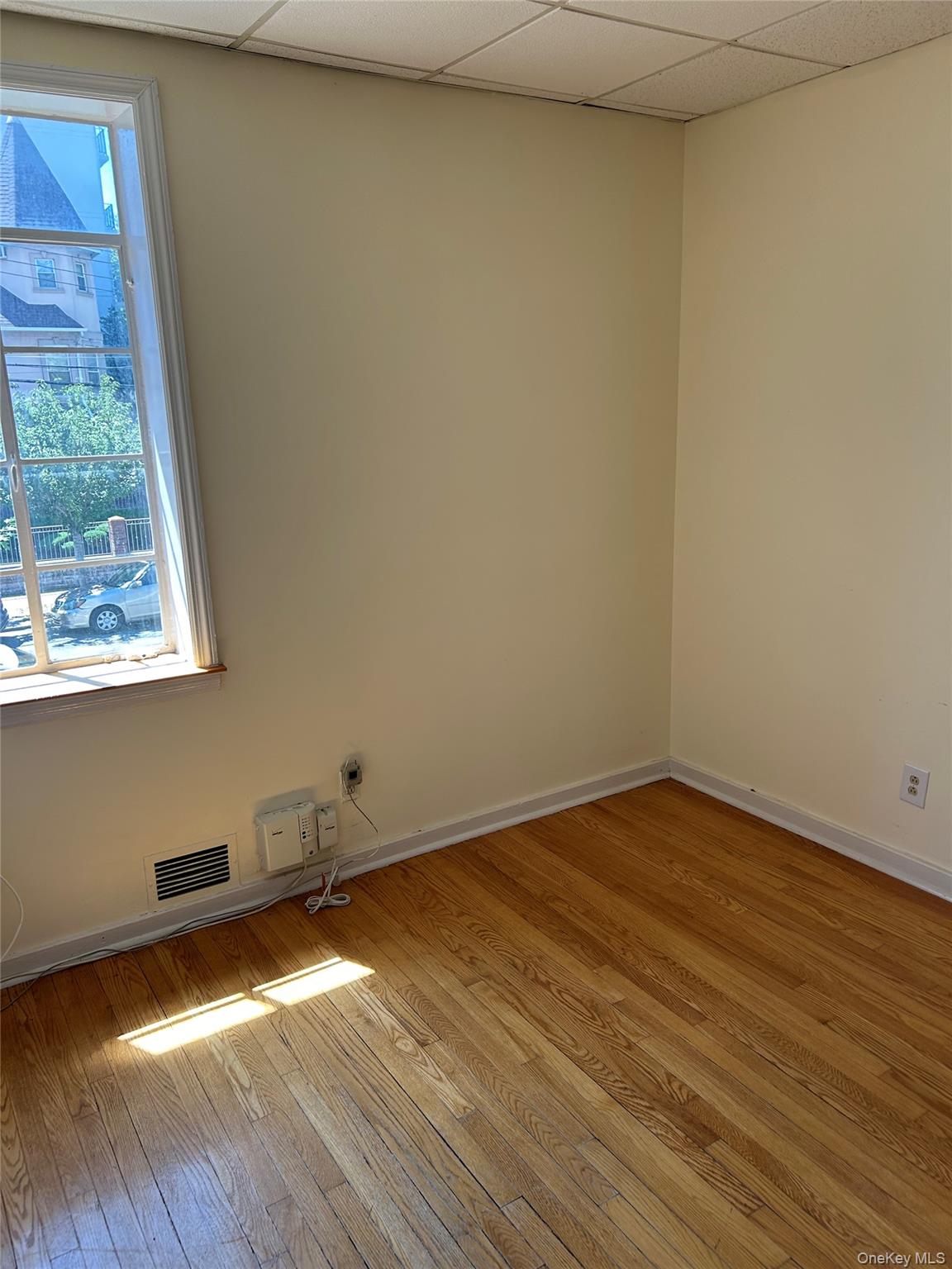 1585 New York Ave Property Photo 8