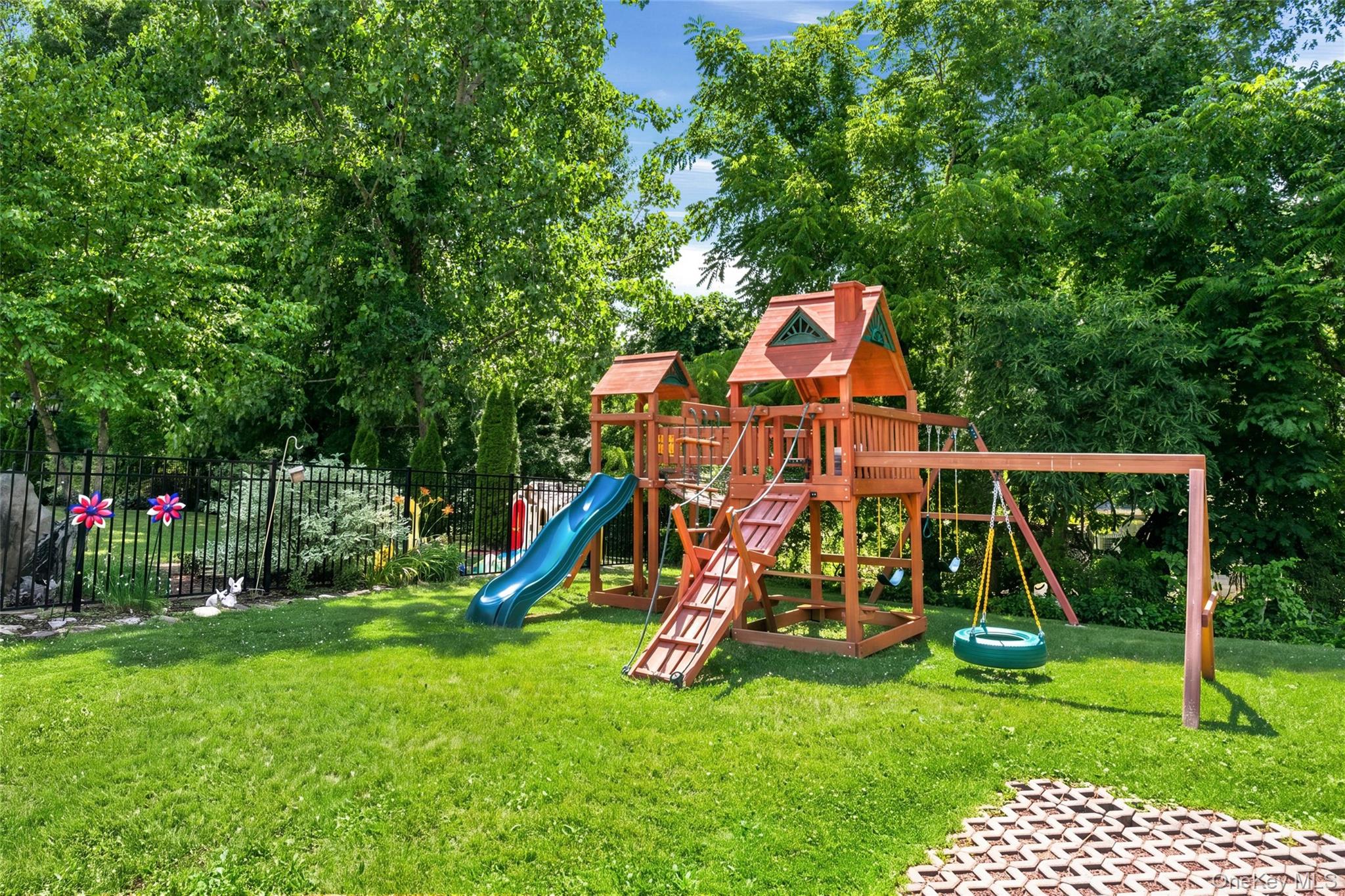 13 Gilbert Lane Property Photo 44