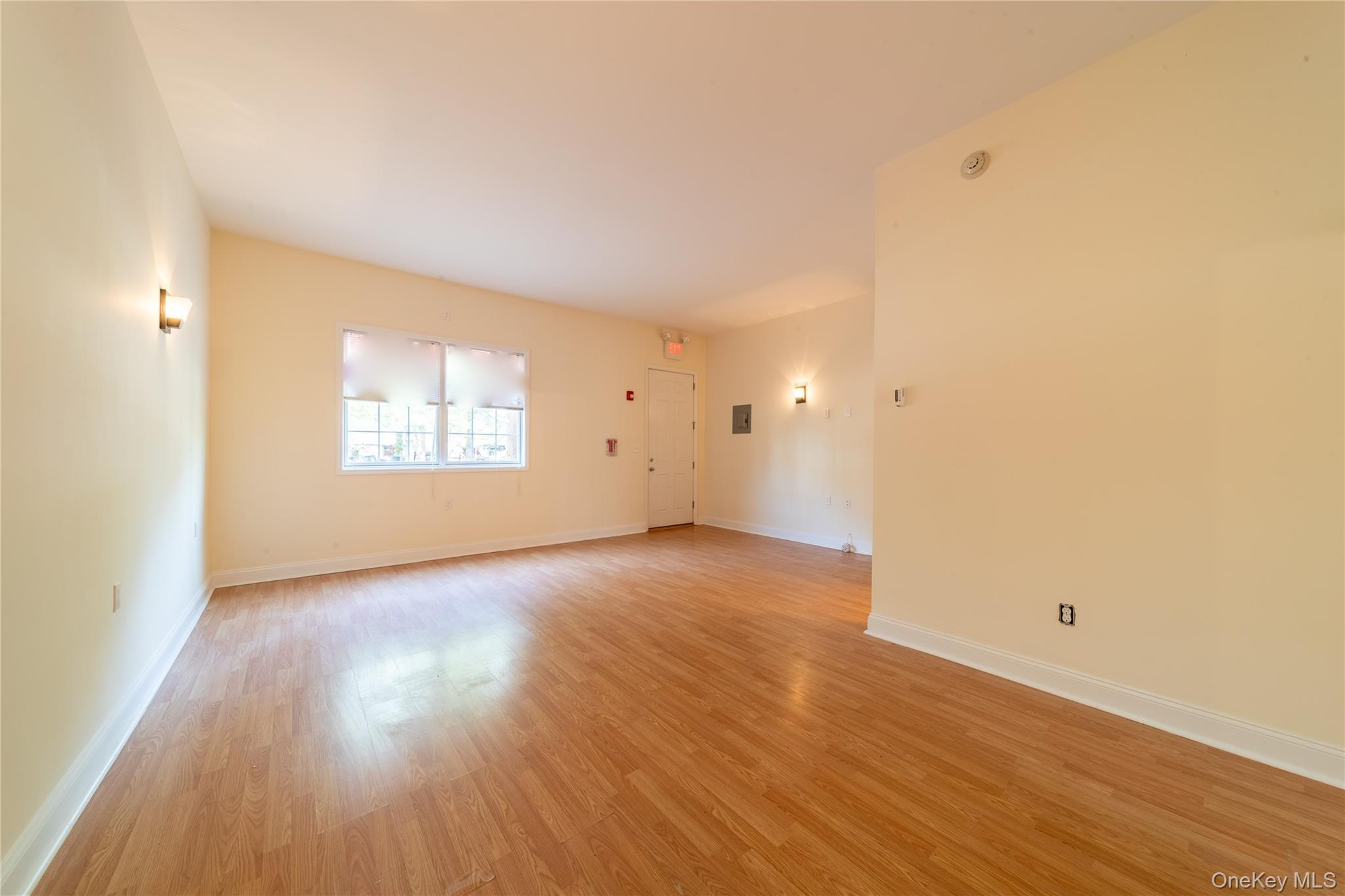 653 Main Street Property Photo 2