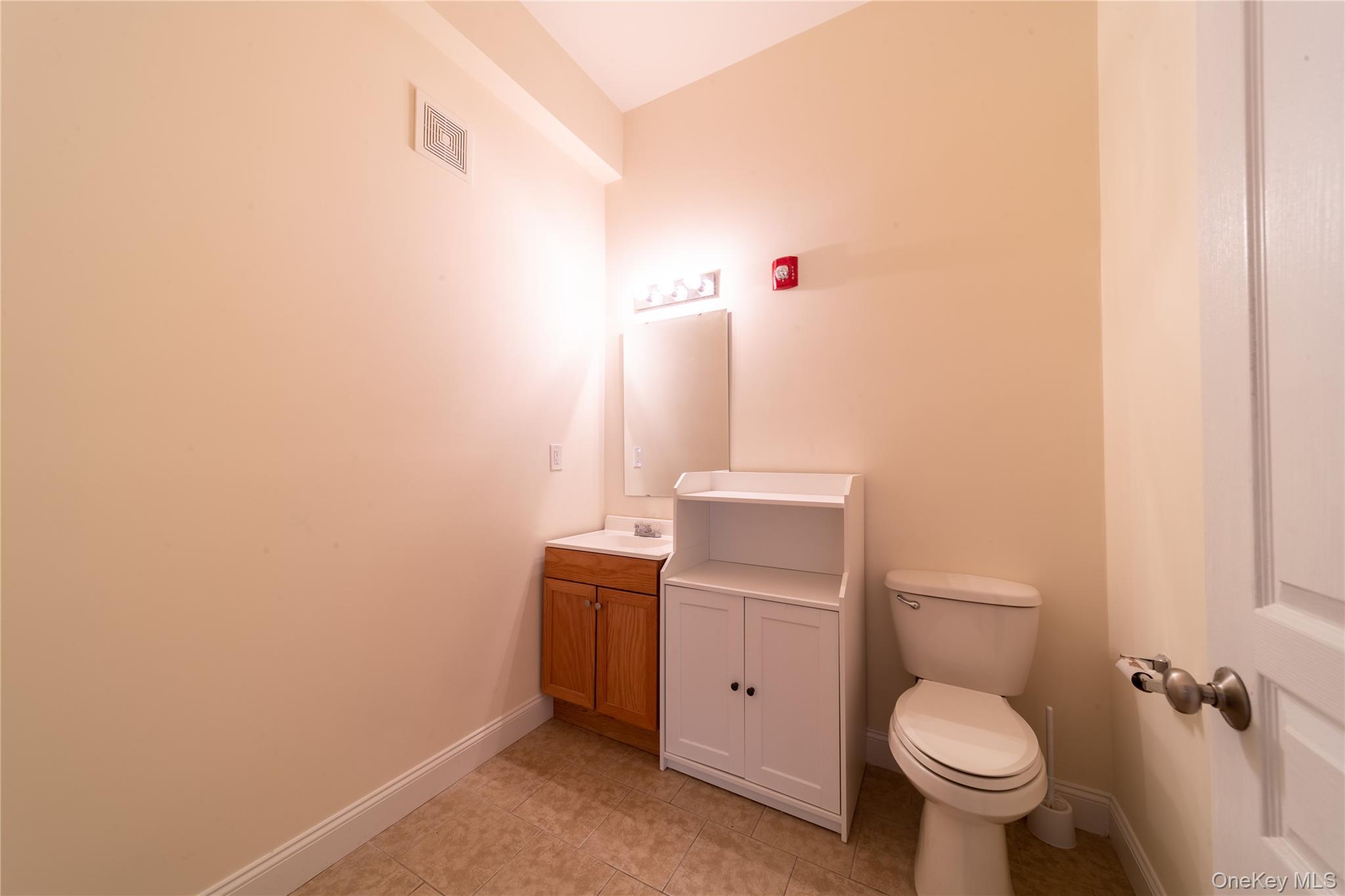 653 Main Street Property Photo 3