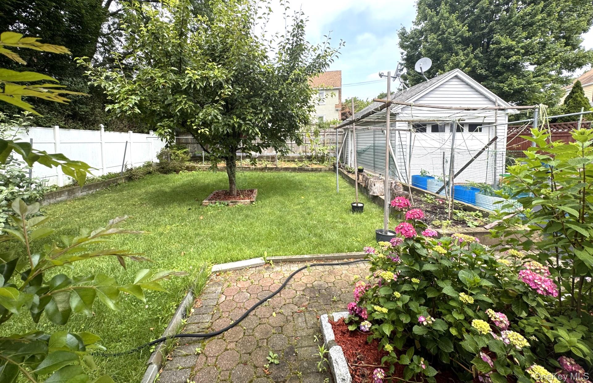 36 Earle Place Property Photo 30