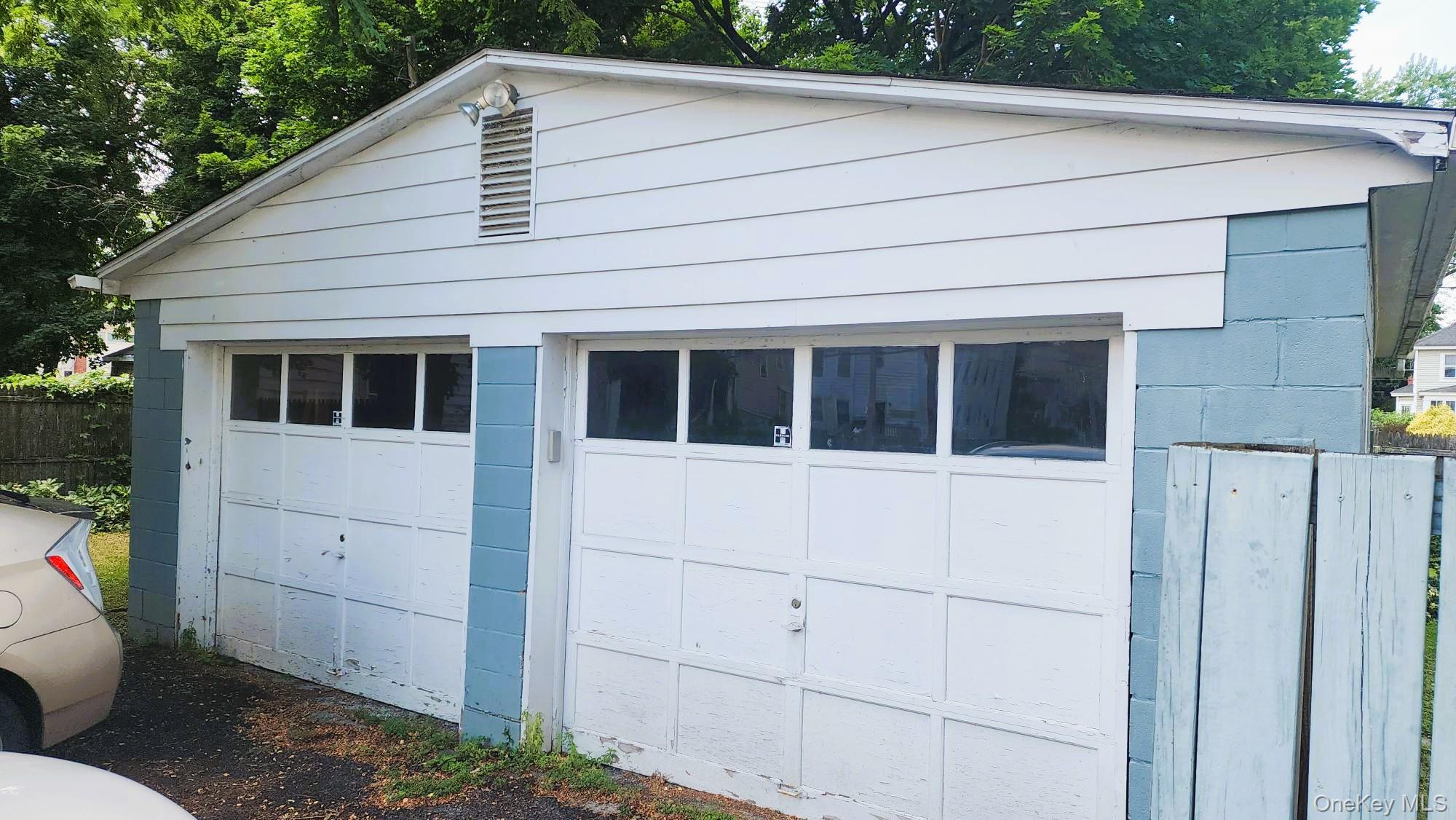 51 Lincoln Avenue Property Photo 6