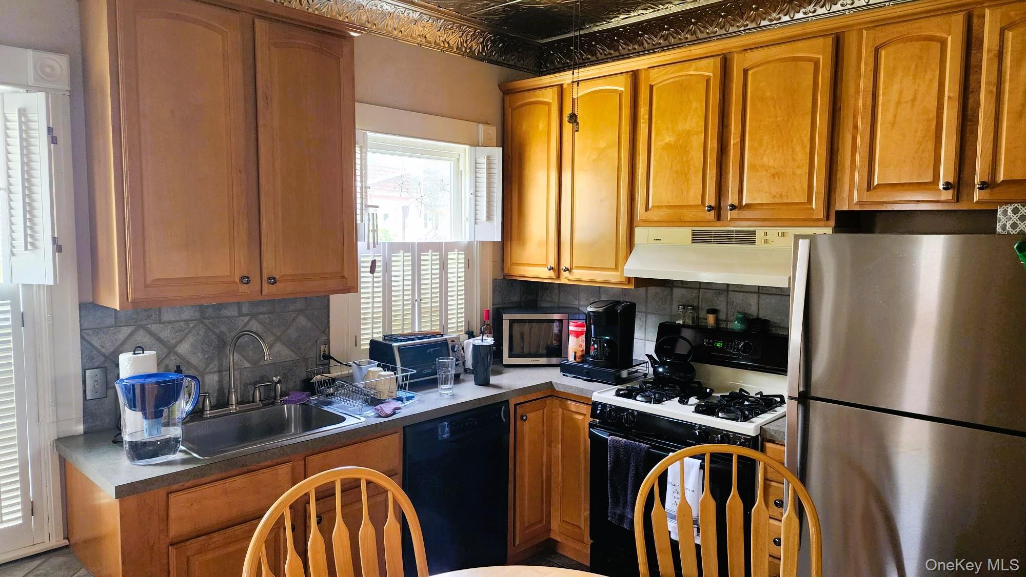 51 Lincoln Avenue Property Photo 16