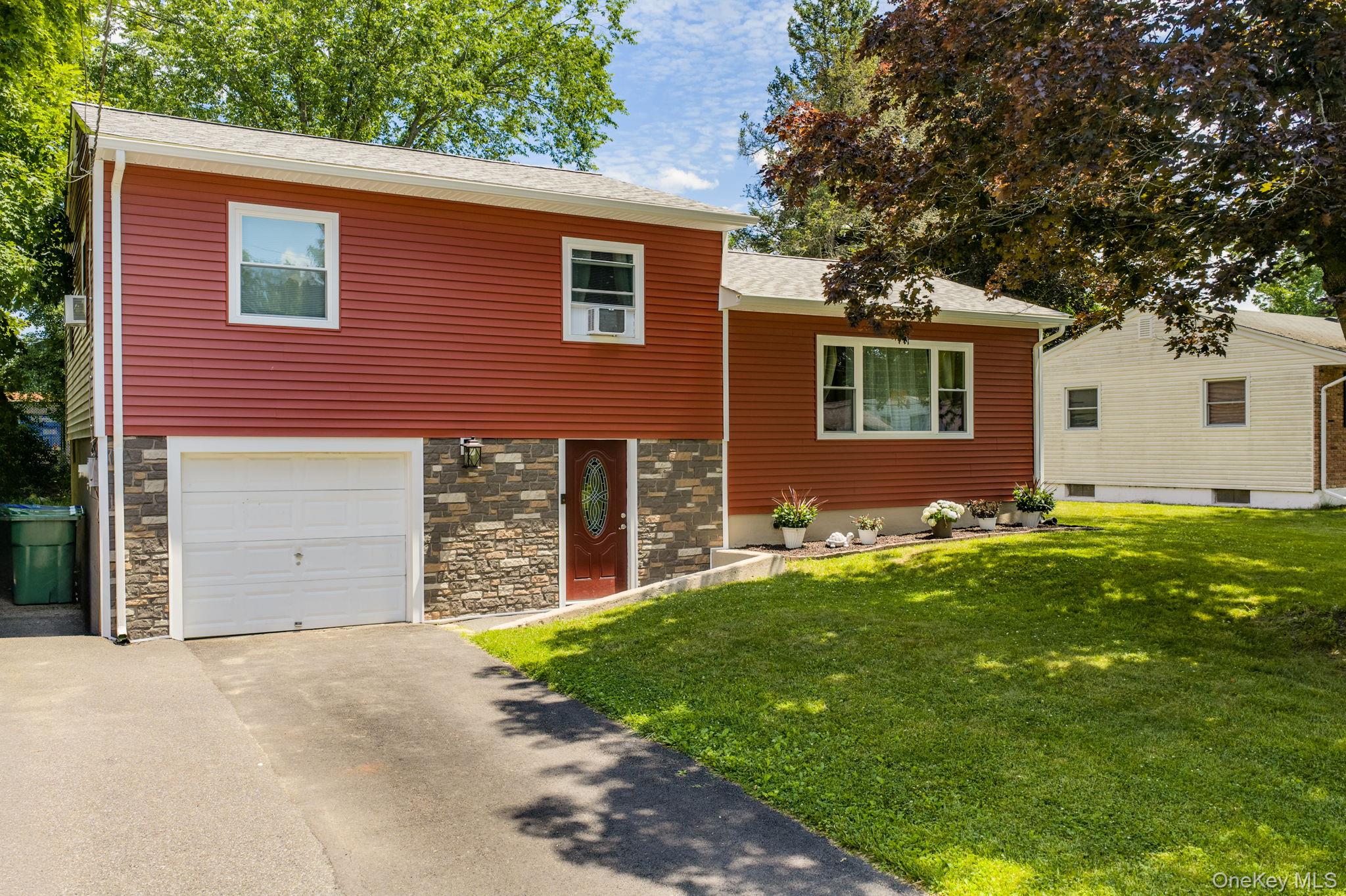 13 Brewster Drive Property Photo 1