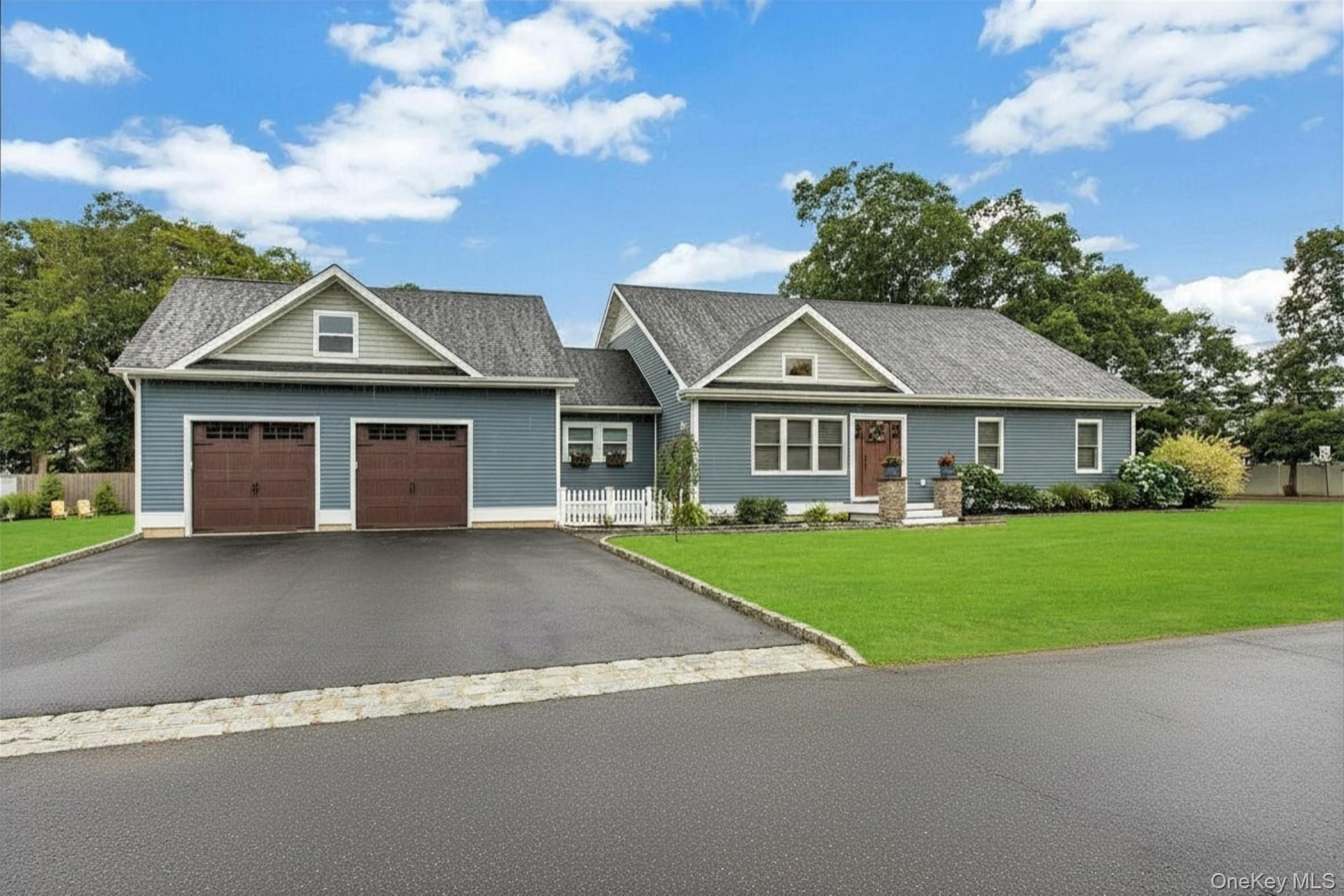 30 Island Boulevard Property Photo 3