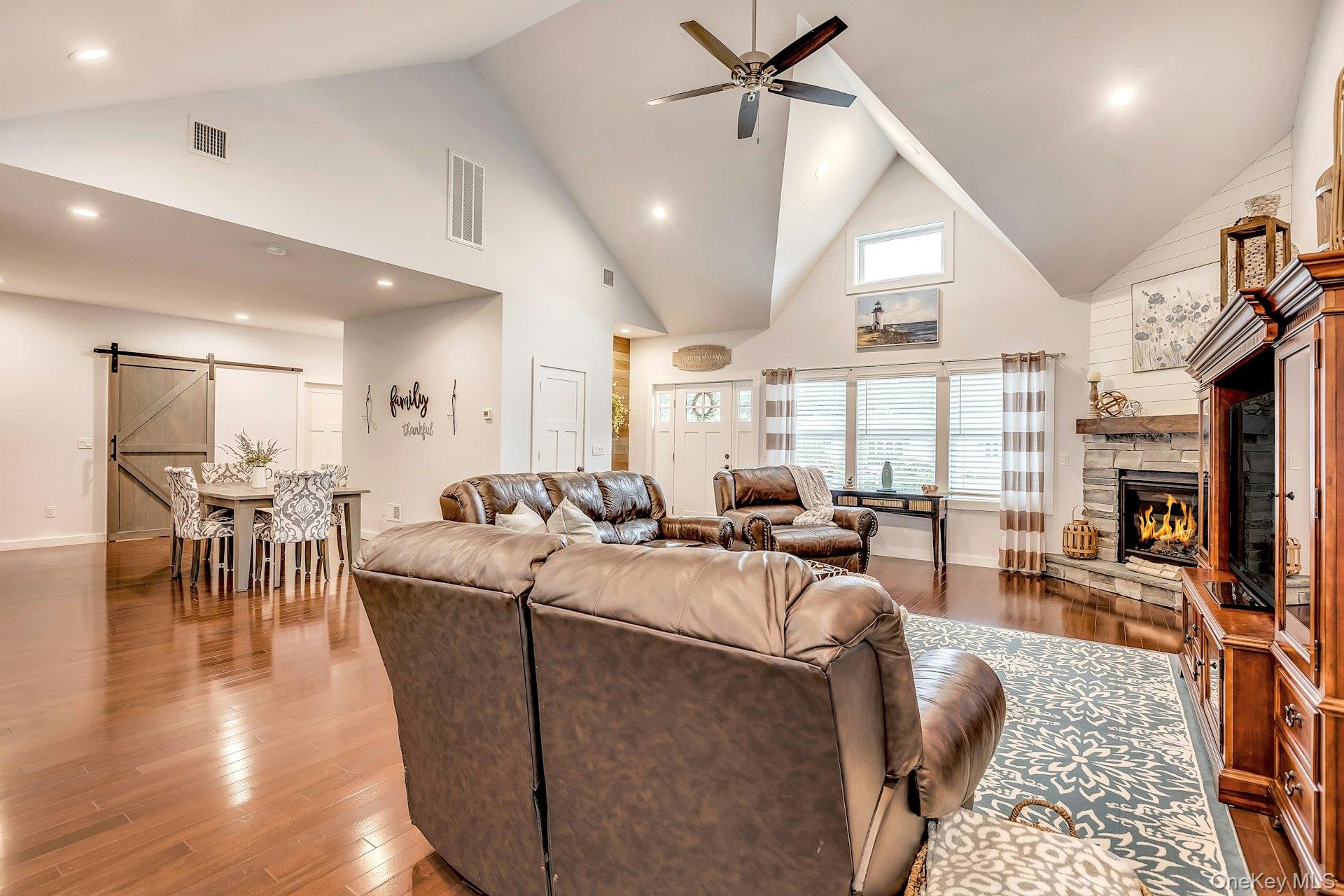 30 Island Boulevard Property Photo 6