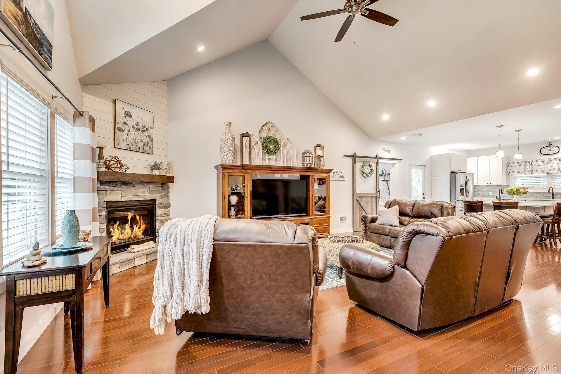 30 Island Boulevard Property Photo 7