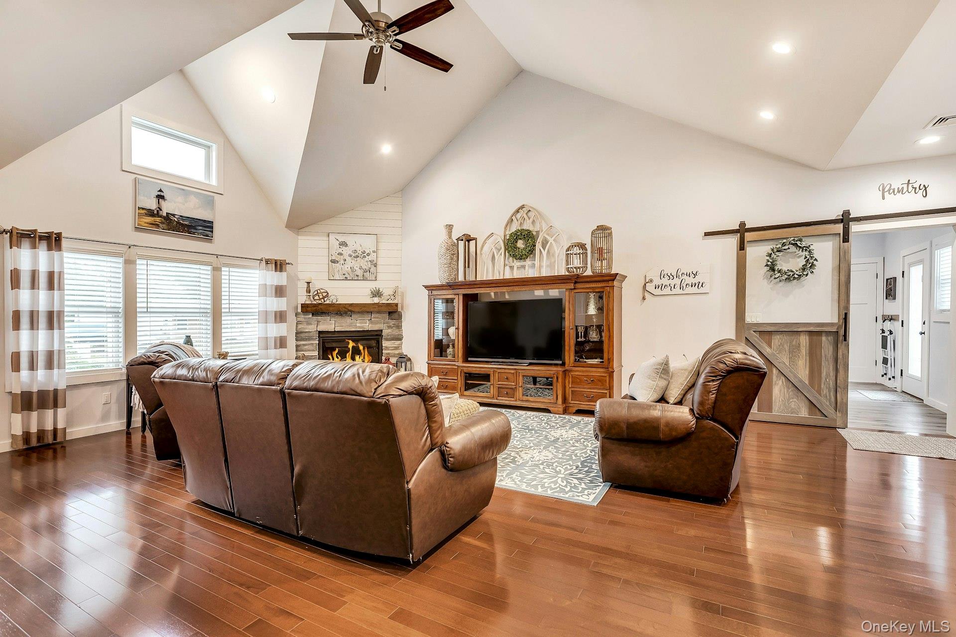 30 Island Boulevard Property Photo 8