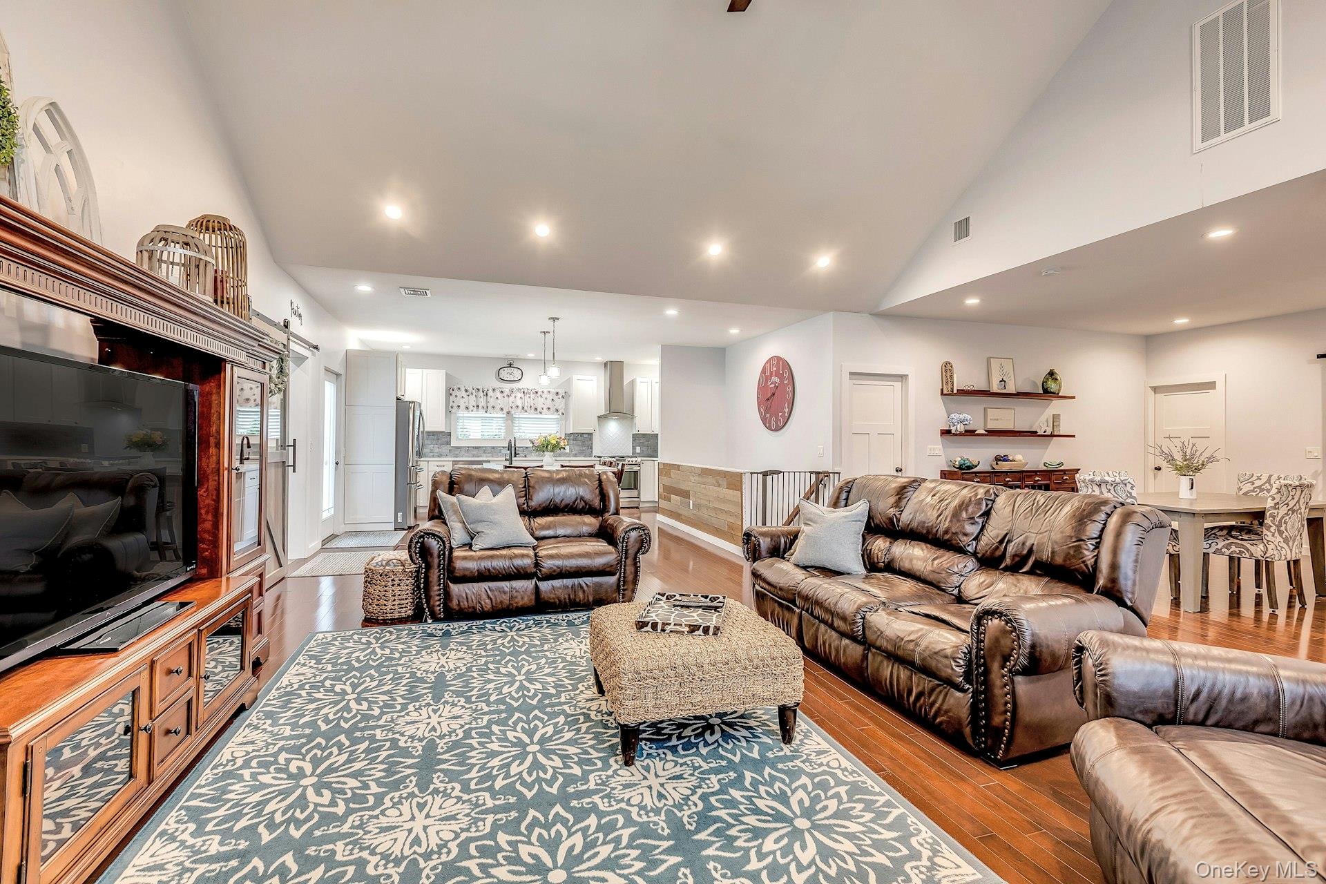 30 Island Boulevard Property Photo 10