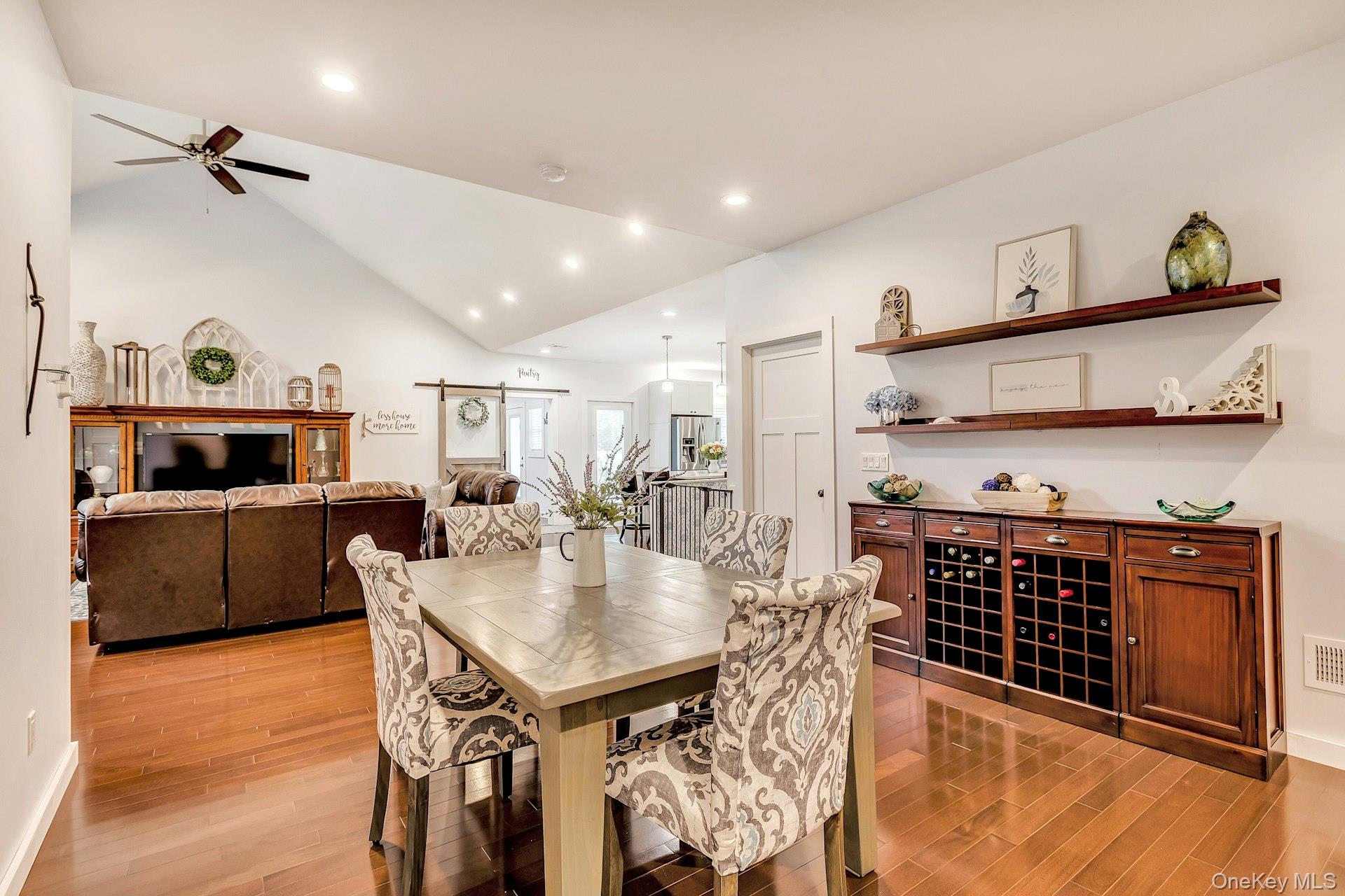 30 Island Boulevard Property Photo 12
