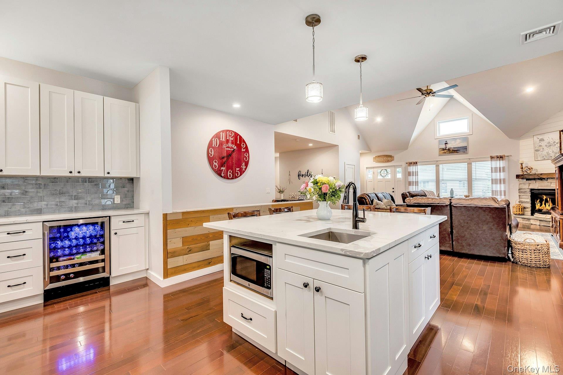 30 Island Boulevard Property Photo 13