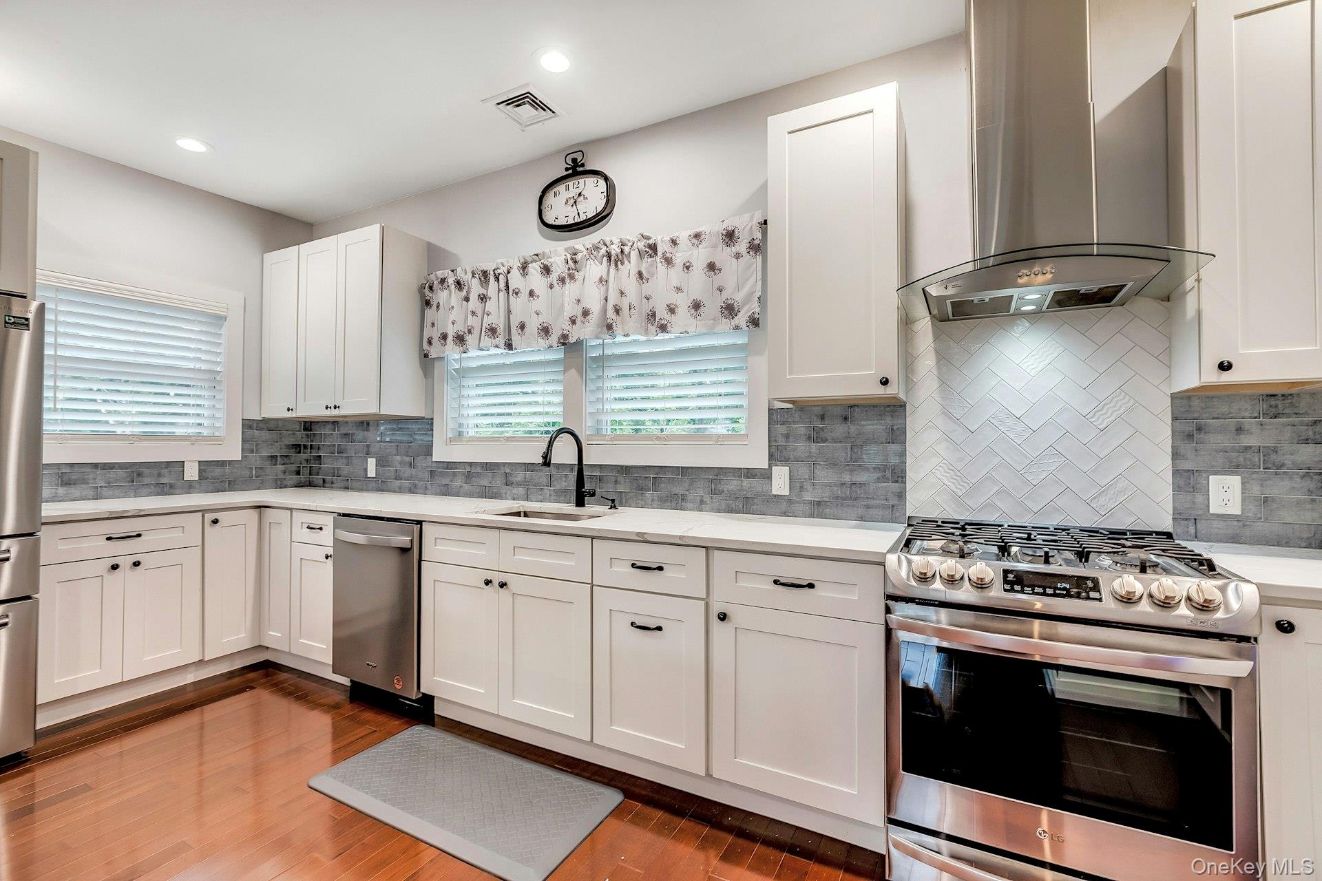 30 Island Boulevard Property Photo 17