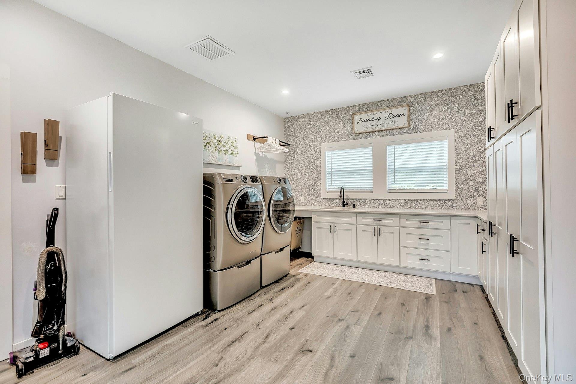30 Island Boulevard Property Photo 19