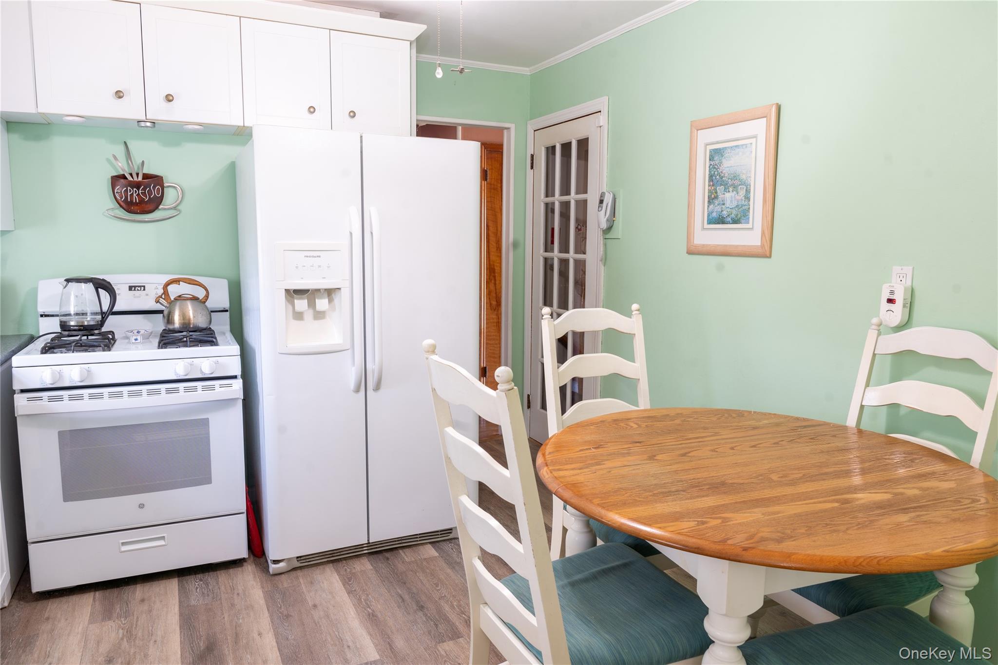 127 Suffolk Avenue Property Photo 9