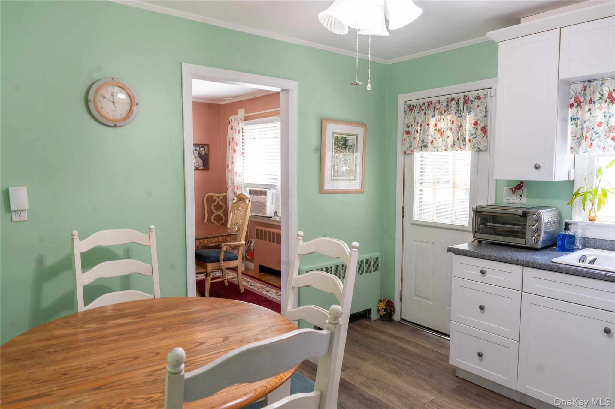 127 Suffolk Avenue Property Photo 11