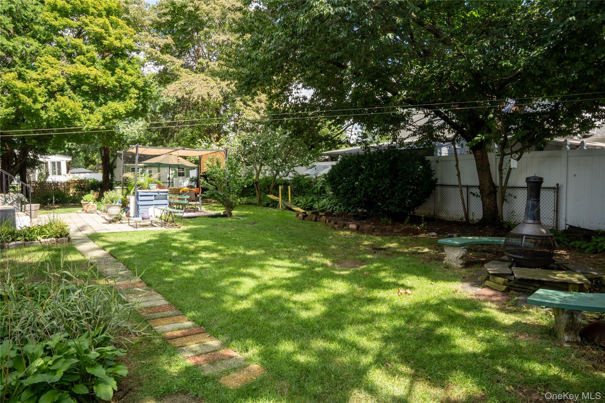 127 Suffolk Avenue Property Photo 30