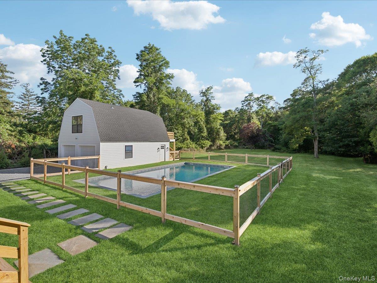 1579 N Sea Road Property Photo 3