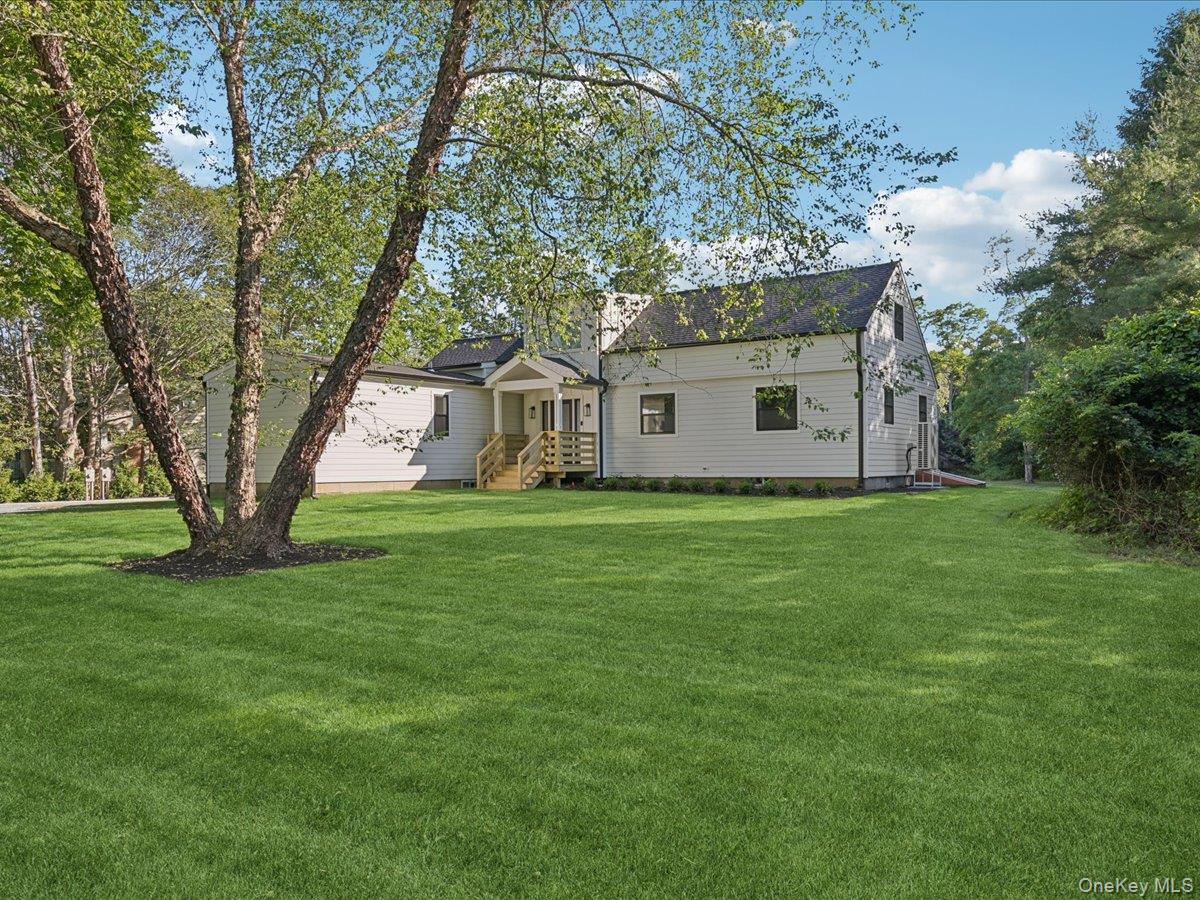 1579 N Sea Road Property Photo 5