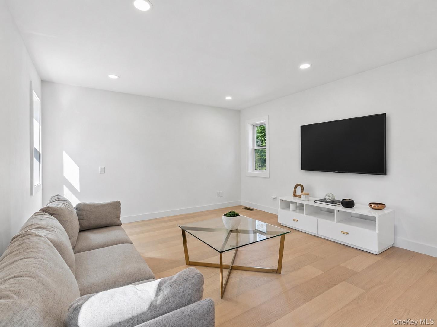 1579 N Sea Road Property Photo 10