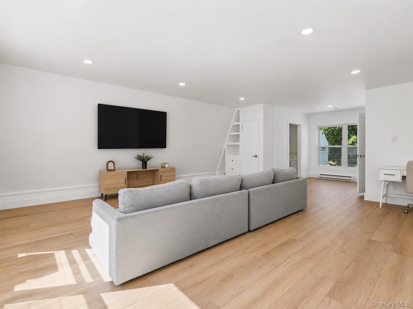 1579 N Sea Road Property Photo 11