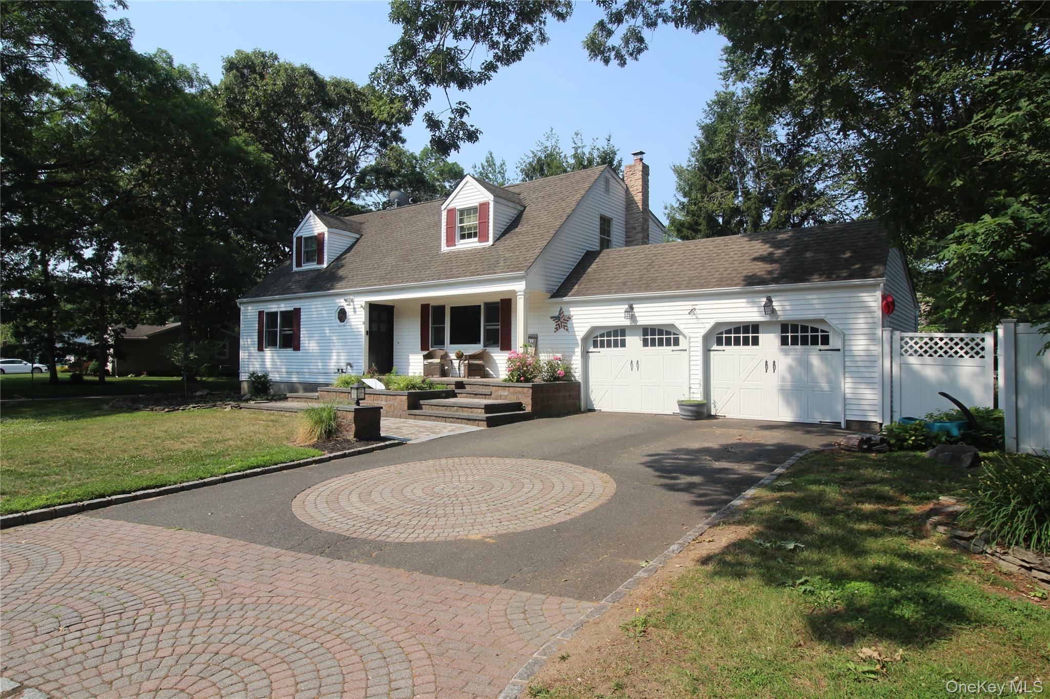 8 Woodbury Road Property Photo 1