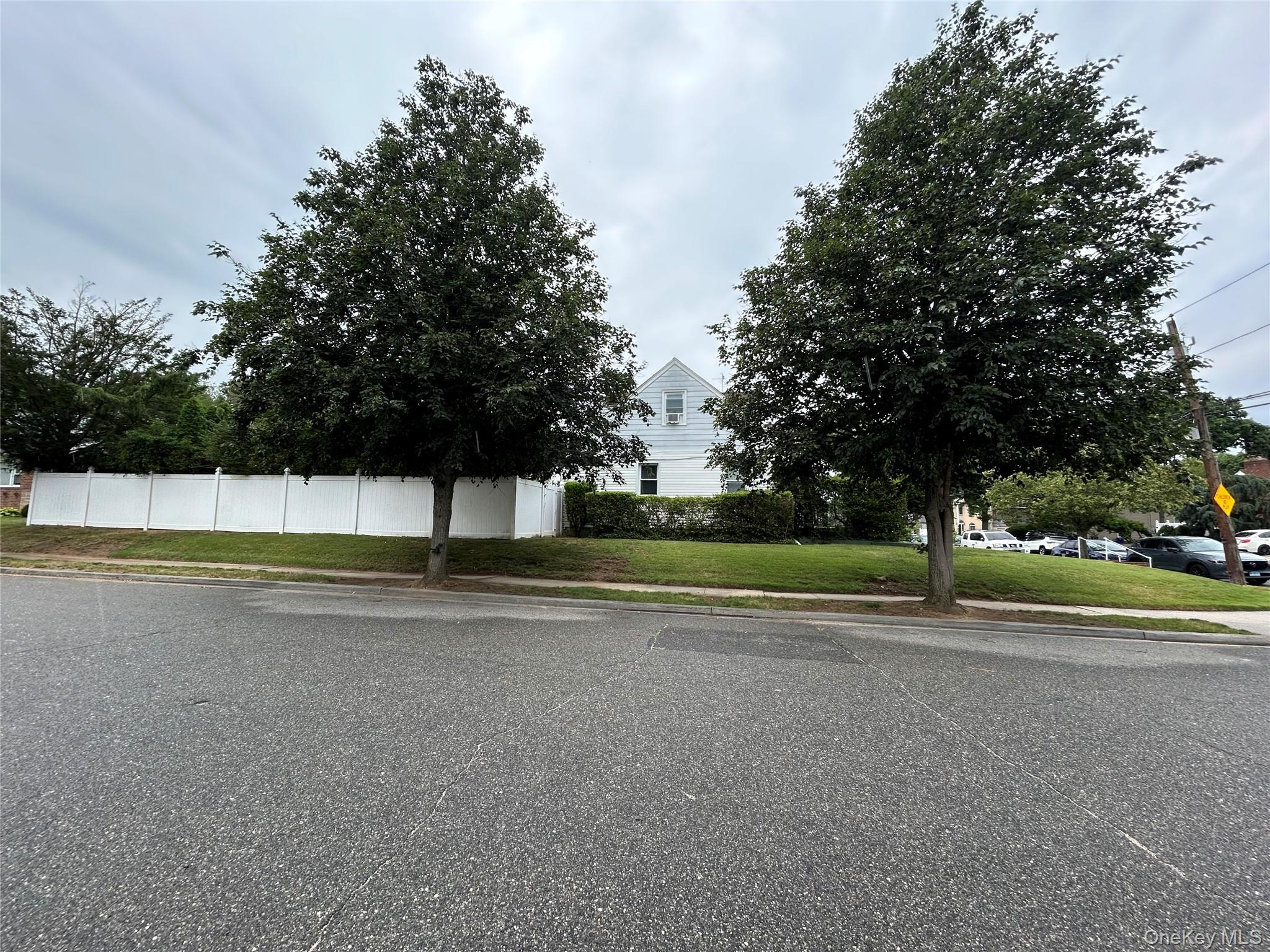 92 Melvin Avenue Property Photo 3