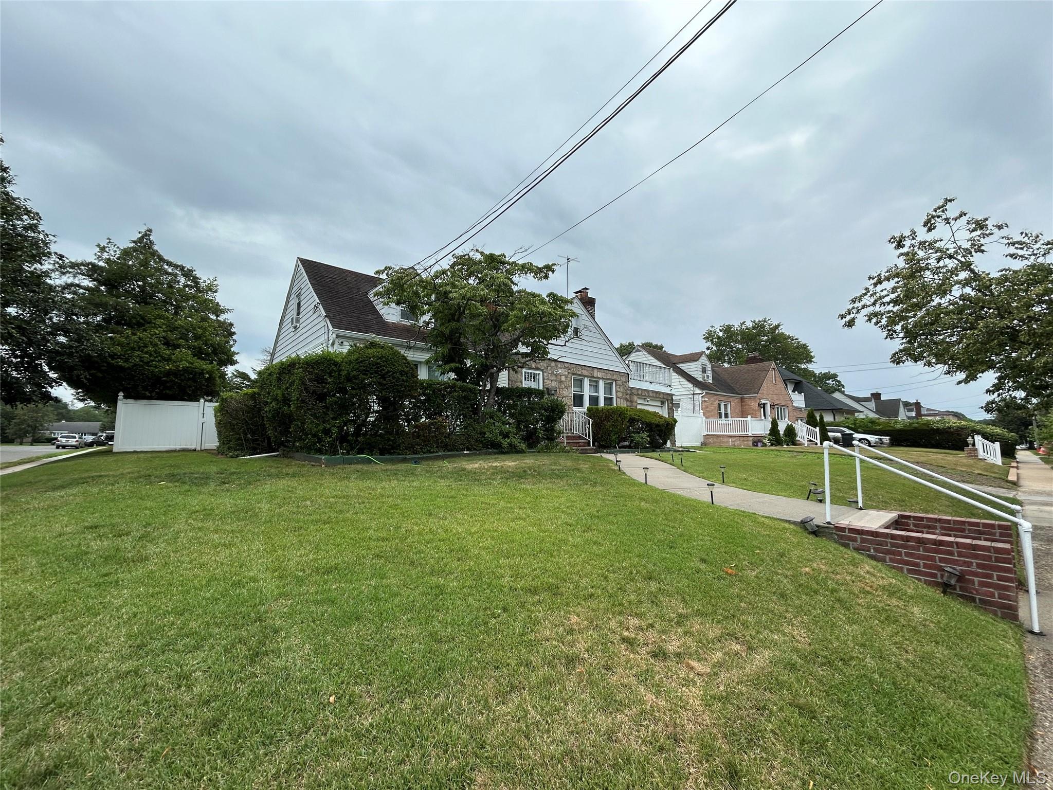 92 Melvin Avenue Property Photo 5