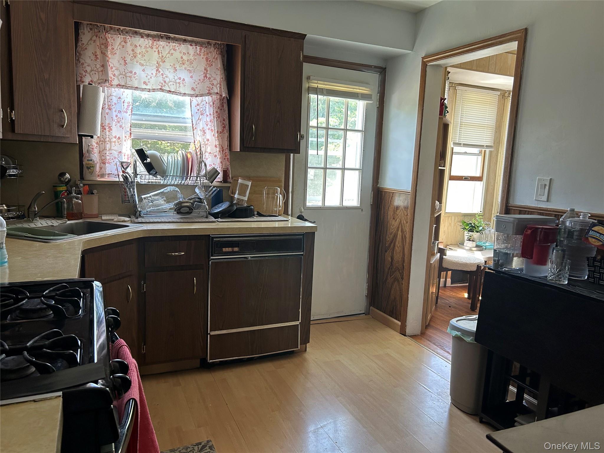 92 Melvin Avenue Property Photo 11