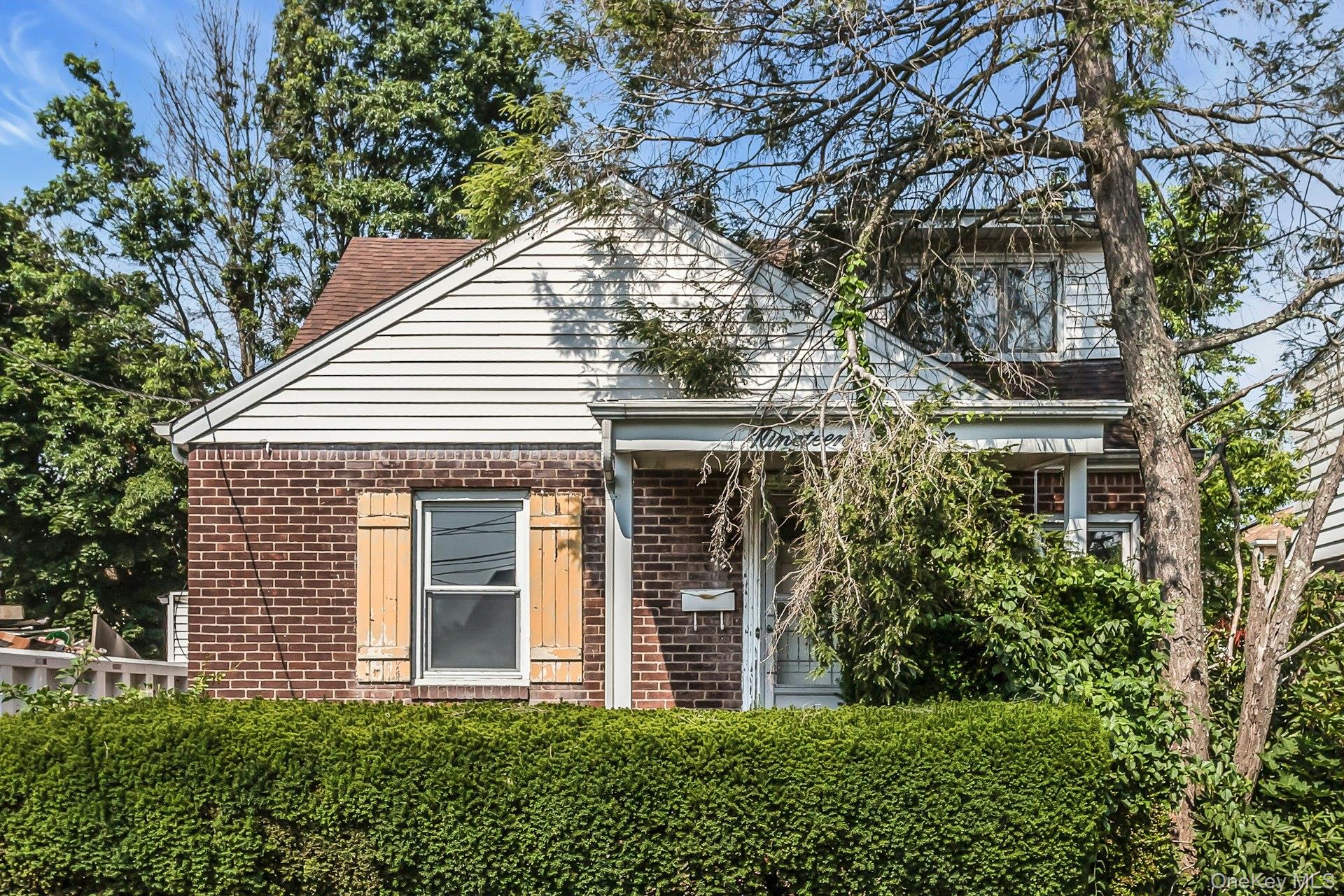 1915 Stewart Avenue Property Photo 1