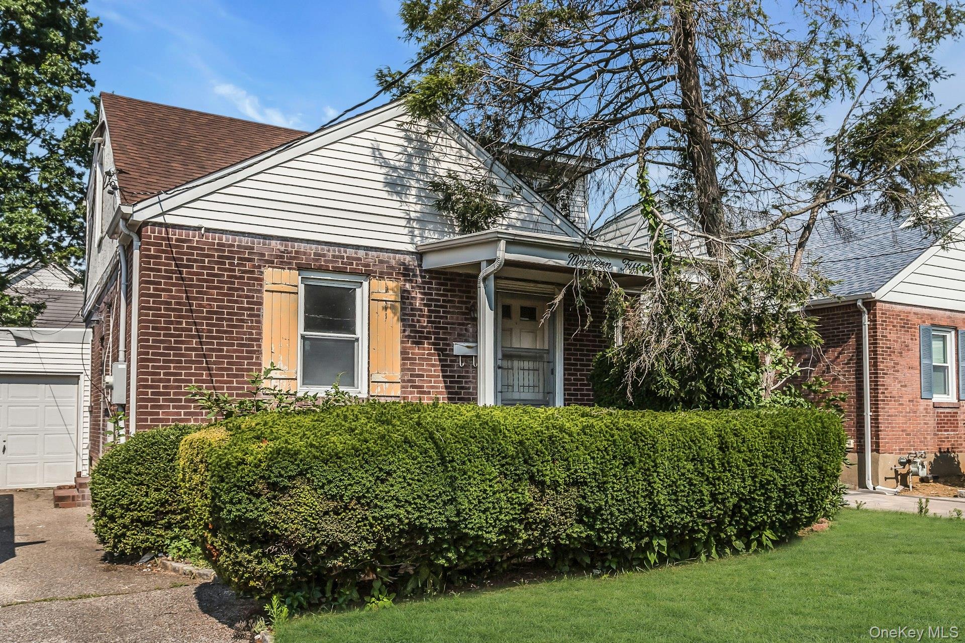 1915 Stewart Avenue Property Photo 2