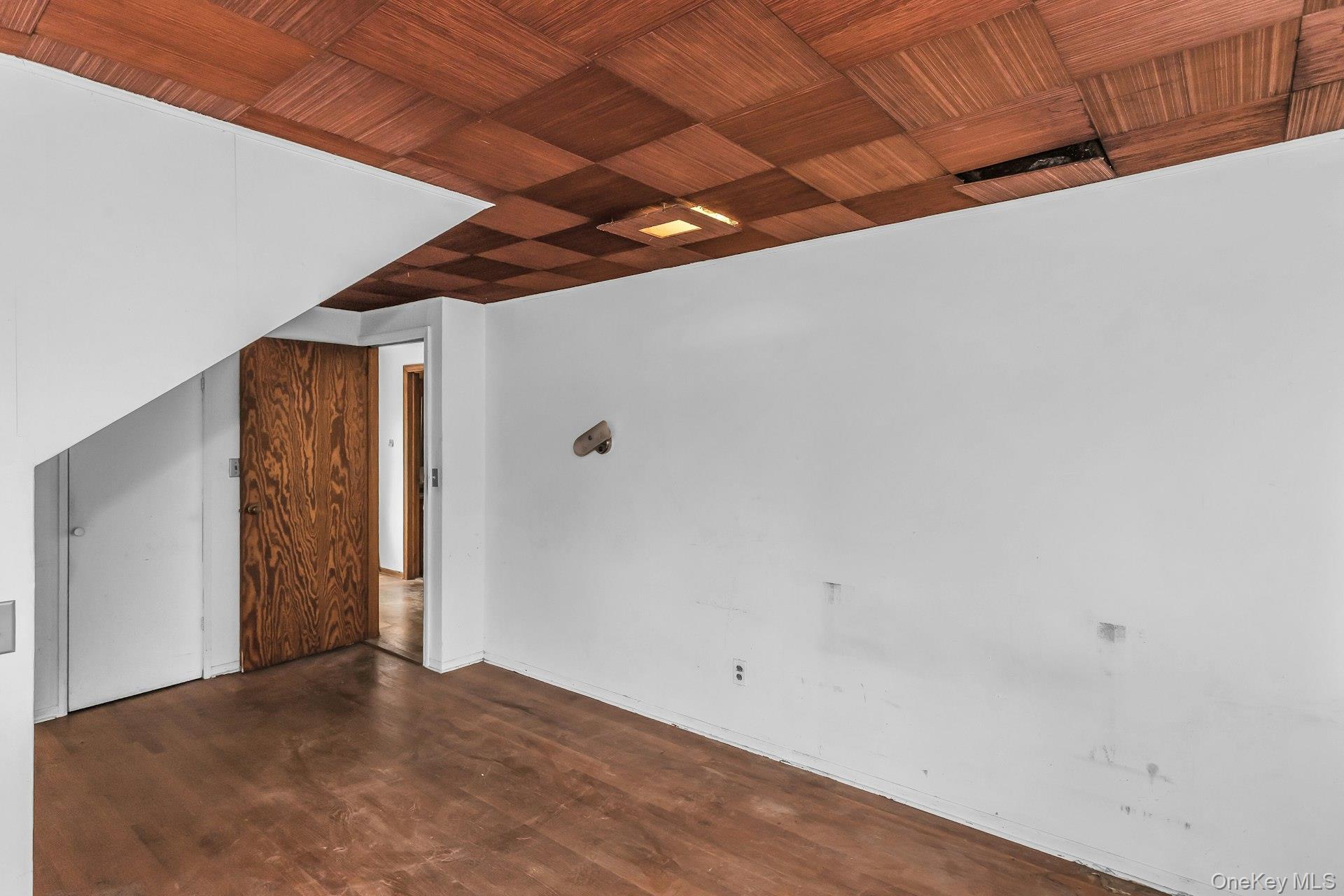1915 Stewart Avenue Property Photo 15