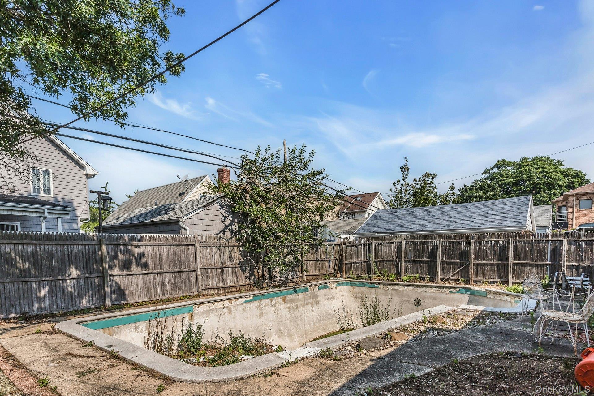 1915 Stewart Avenue Property Photo 23