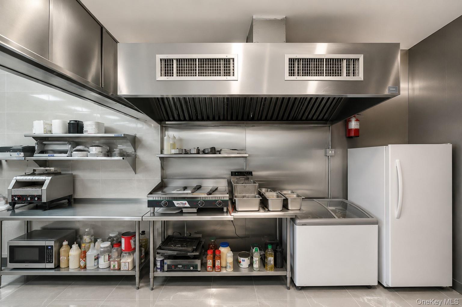 6121 Fresh Pond Road Property Photo 10