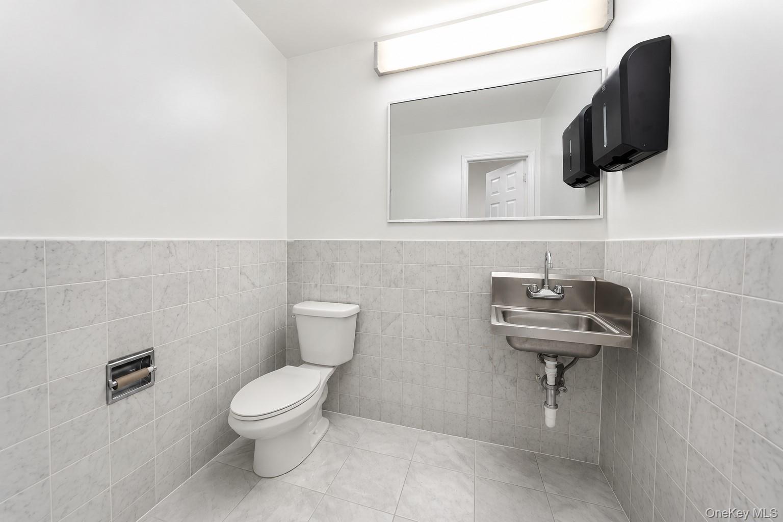 6121 Fresh Pond Road Property Photo 11