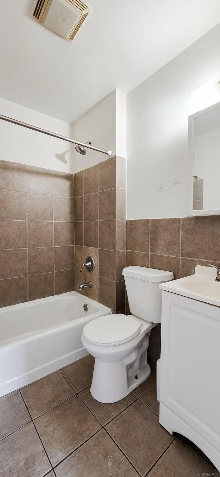 576 Ridgewood Avenue Property Photo 10