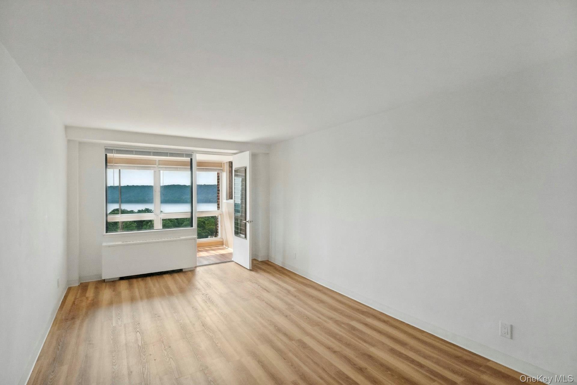4705 Henry Hudson Parkway 15c Property Photo 2