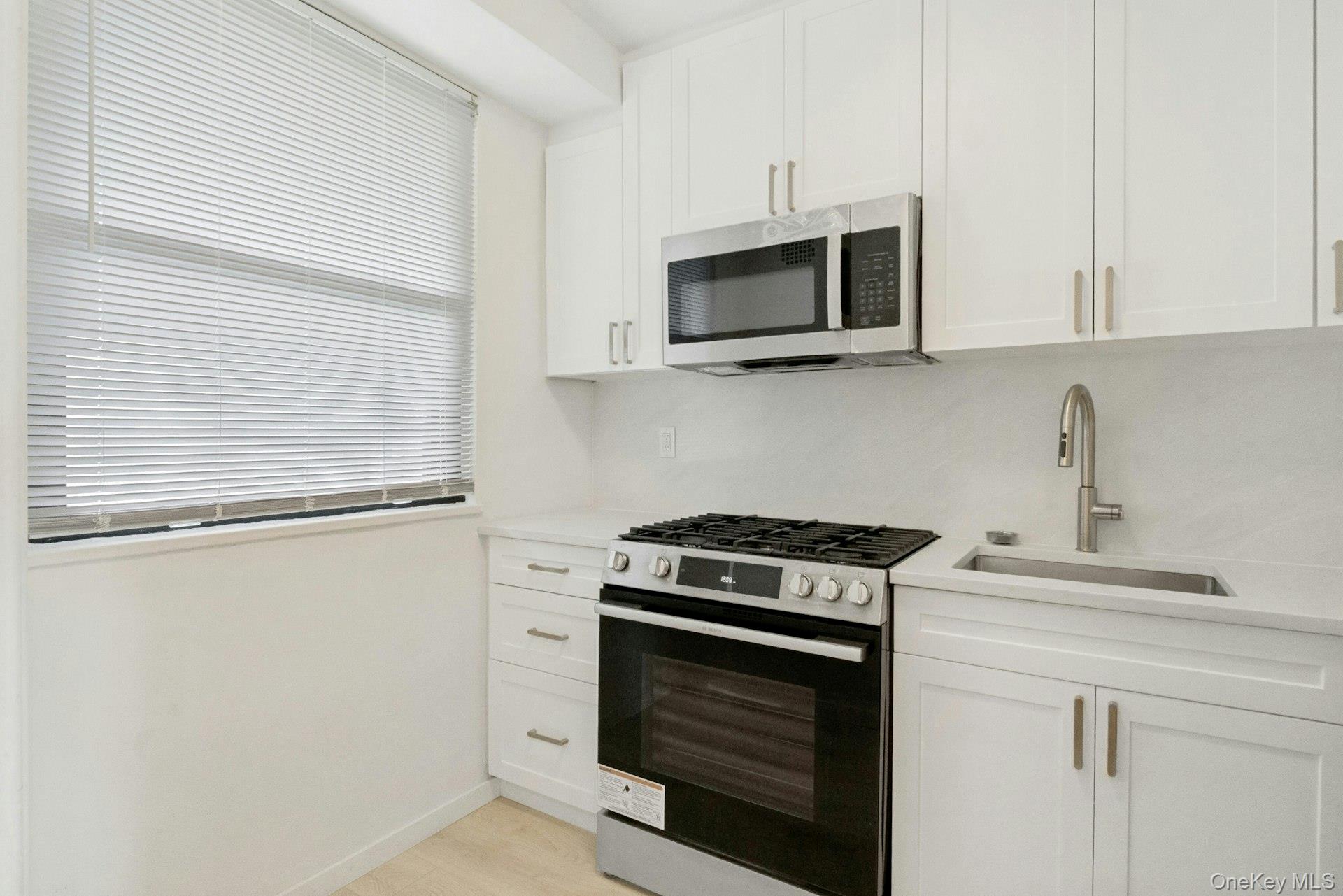4705 Henry Hudson Parkway 15c Property Photo 8