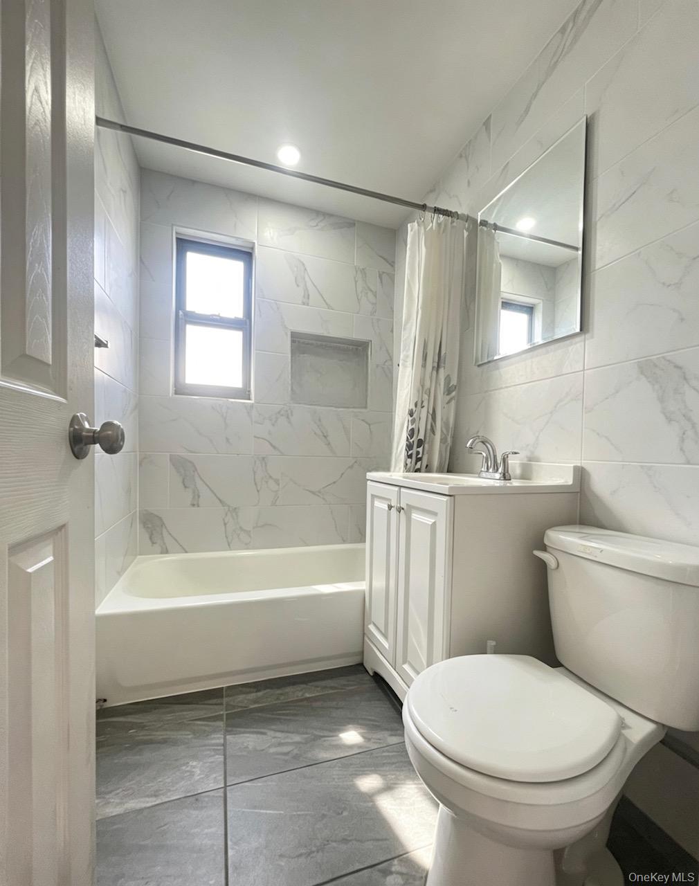 13604 68th Drive A Property Photo 2