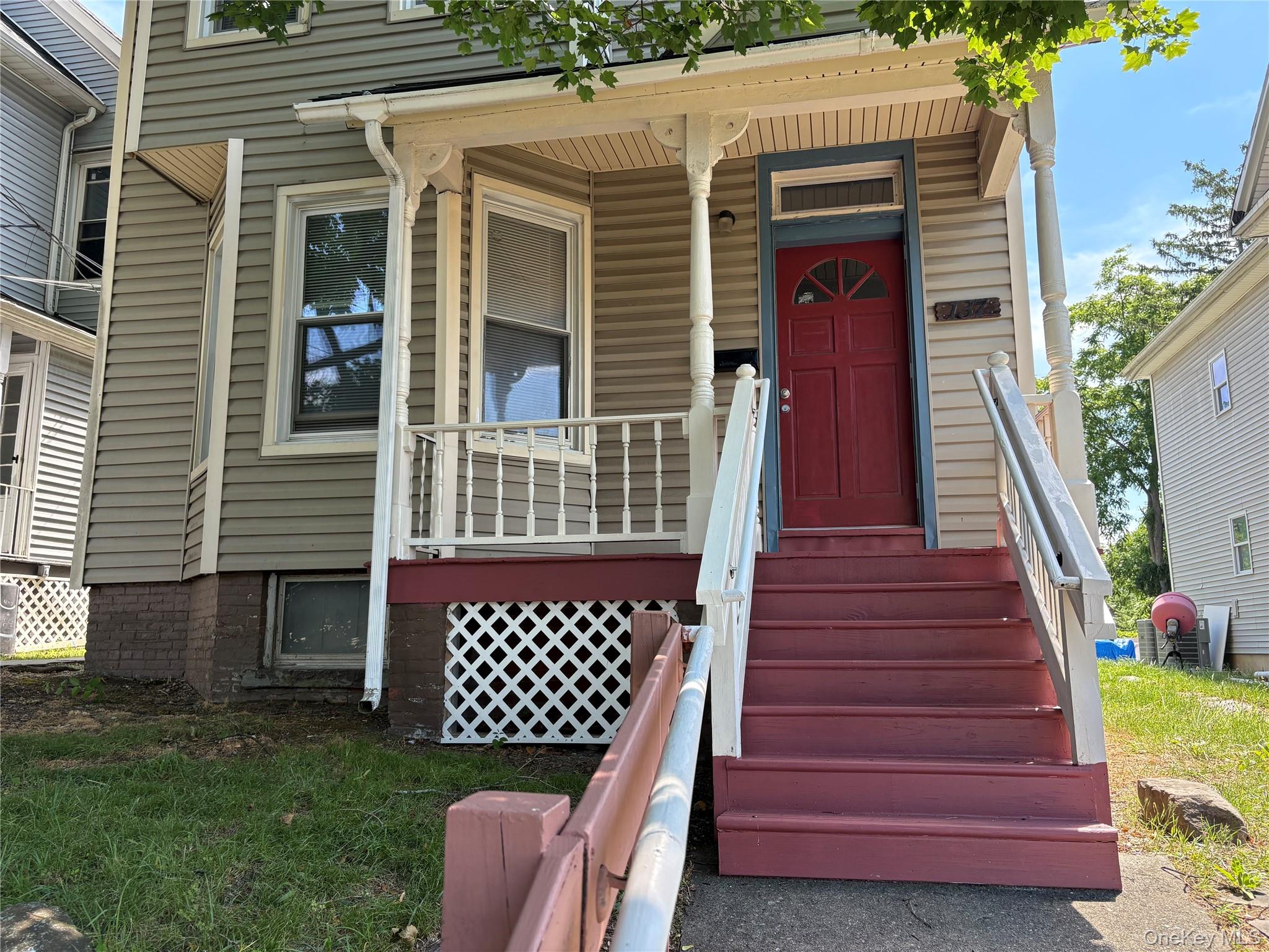 137 N Clinton Street Property Photo 3