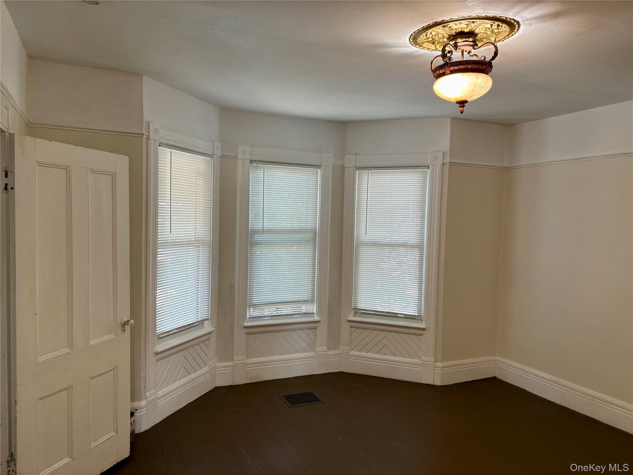137 N Clinton Street Property Photo 13