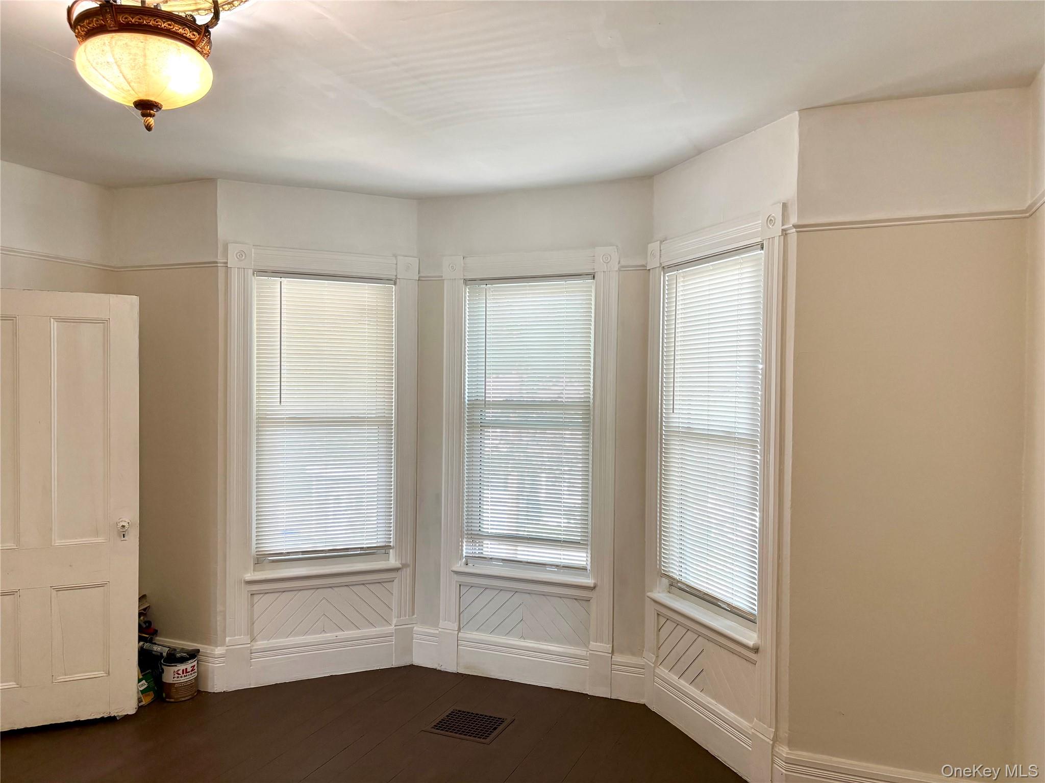 137 N Clinton Street Property Photo 14