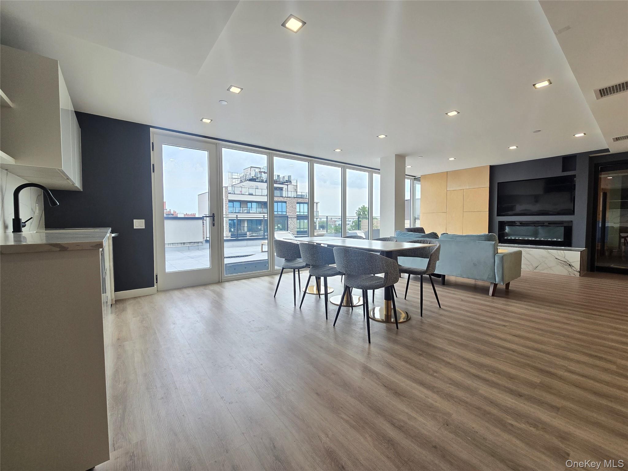 618 Avenue H 7g Property Photo 18